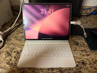 Apple iPad Pro 12.9” M1 128GB Cellular + Magic Keyboard