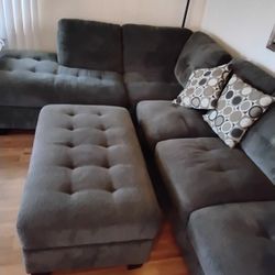 Couch Sectional - EXCELLENT condition 