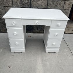 7 drawer white desk/vanity