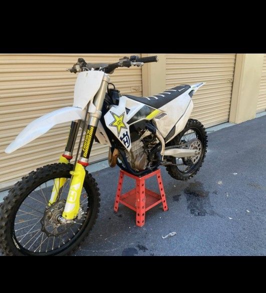 DIRT BIKE   HUSQVARNA FC 450 