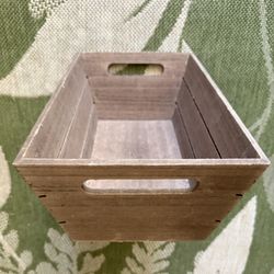 Perfect, sturdy little wooden box