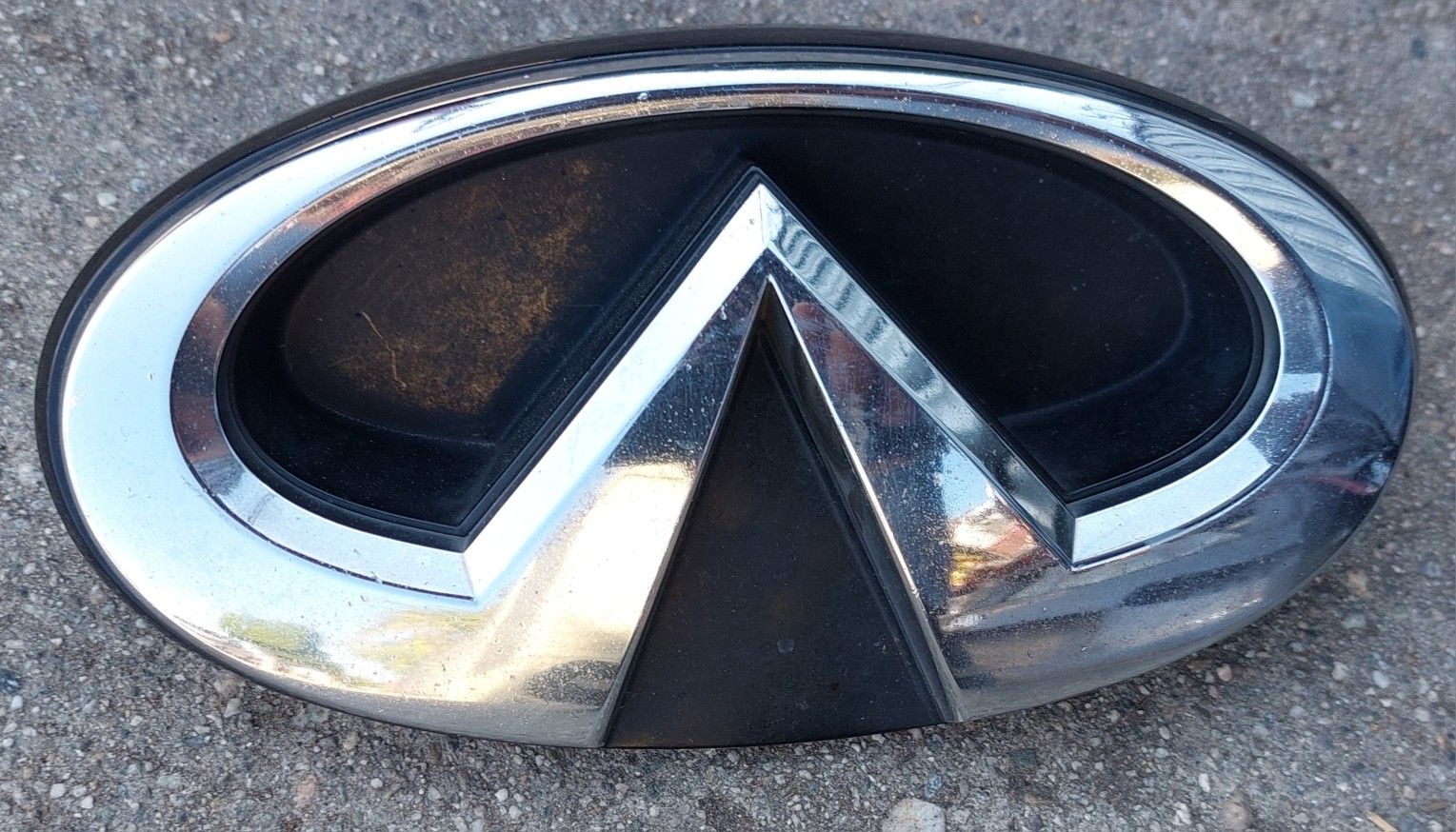 2014 2015 2016 2017 INFINITY Q50 FRONT BUMPER GRILL EMBLEM