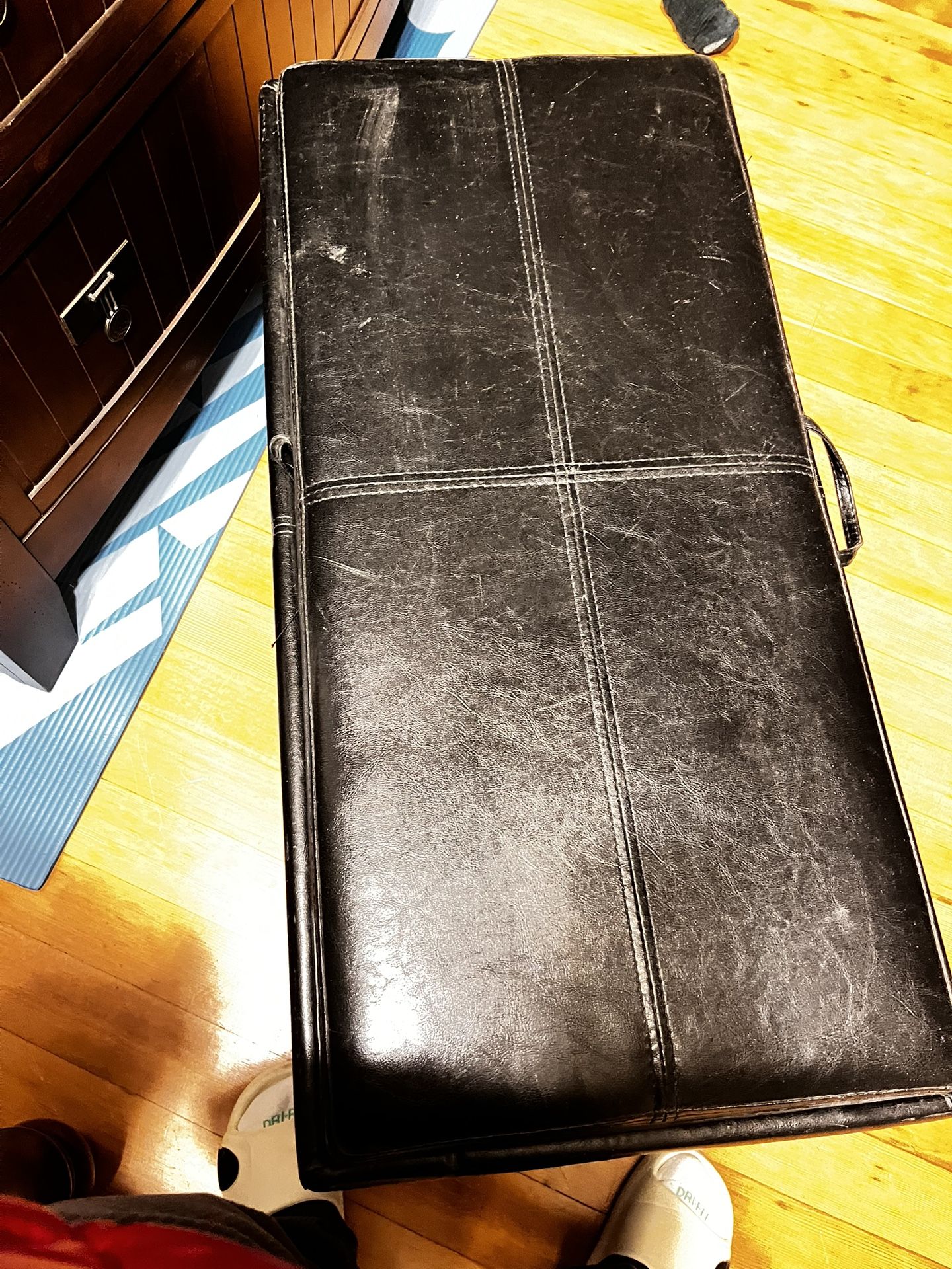 Ottoman With 4 Matching Chairs