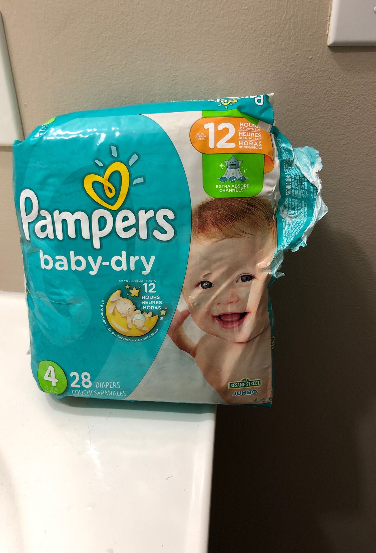 Pampers size 4