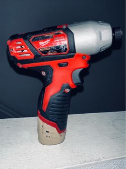 Milwaukee M12 Cordless 1/4" Hex Impact