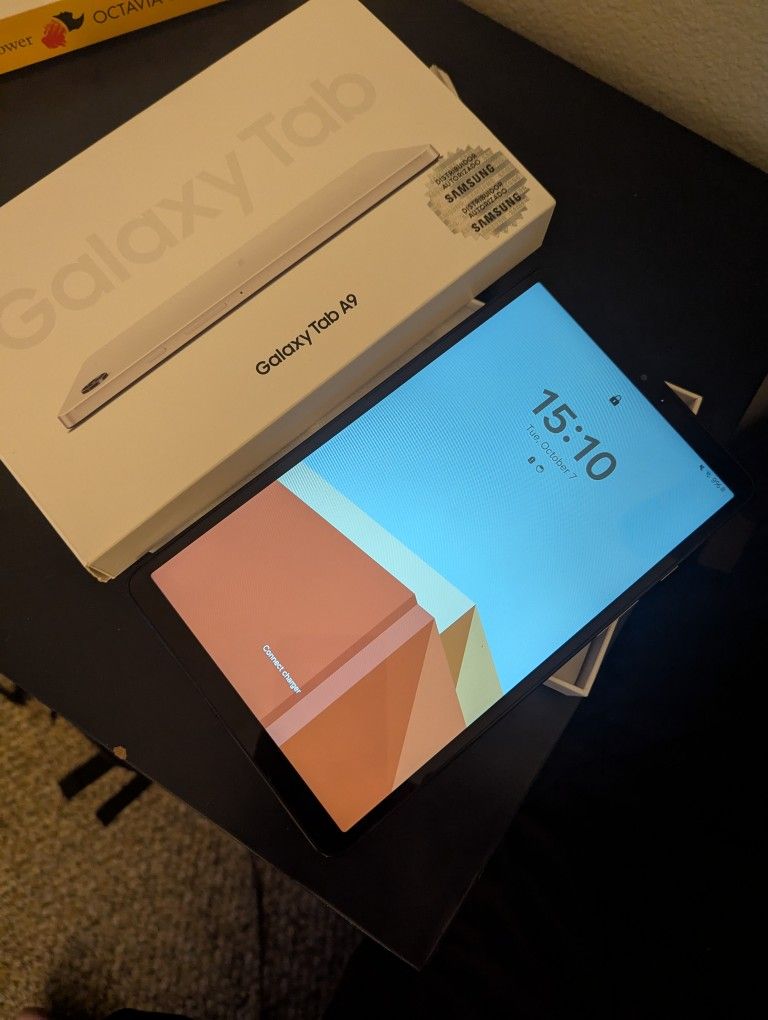 SAMSUNG Galaxy Tab A9 (Wi-Fi) ** LIKE NEW **