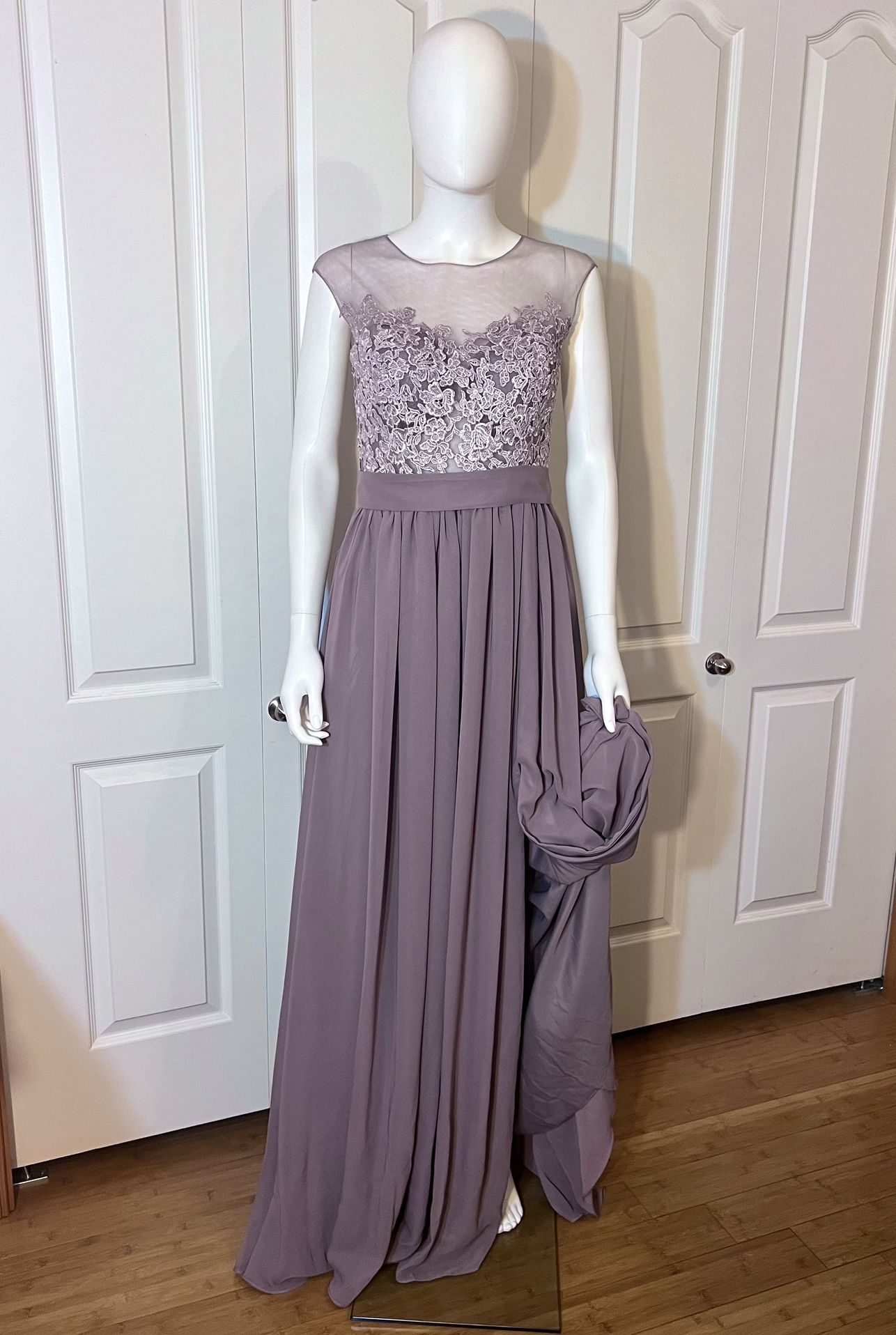 Mauve Cap Sleeve Lace Appliqué Long Formal Dress With Slit