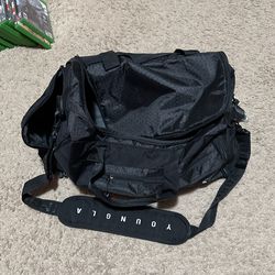 YOUNG LA DUFFLE BAG