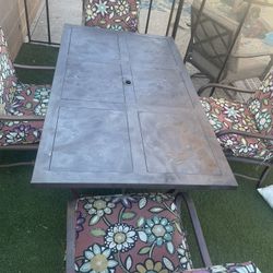 Table And Chairs 