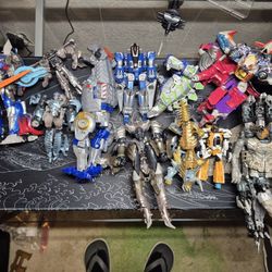 Lot of Transformer action figures