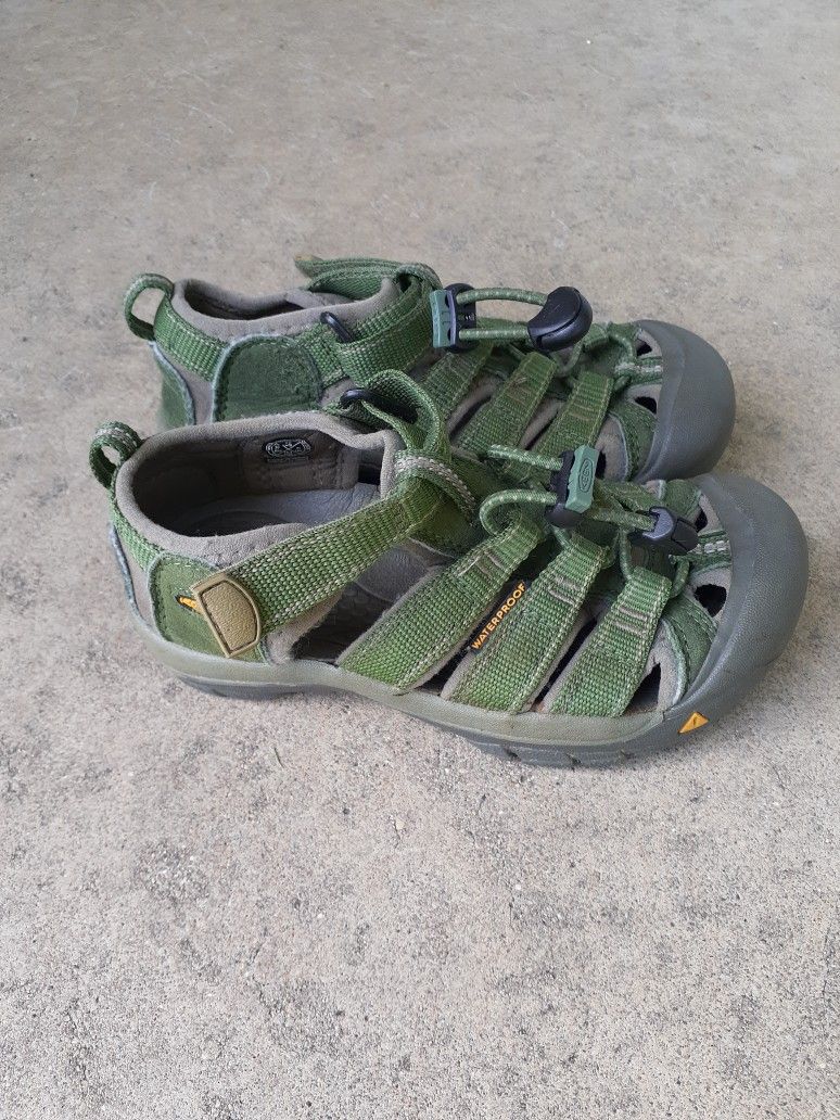 KEEN 1008547 Newport Garden Green/Brindle H2 Hiking Sandals Kids (Size 12)