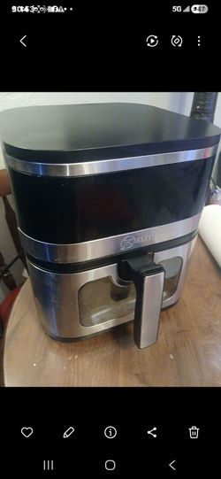 Air fryer  heats up food quick
