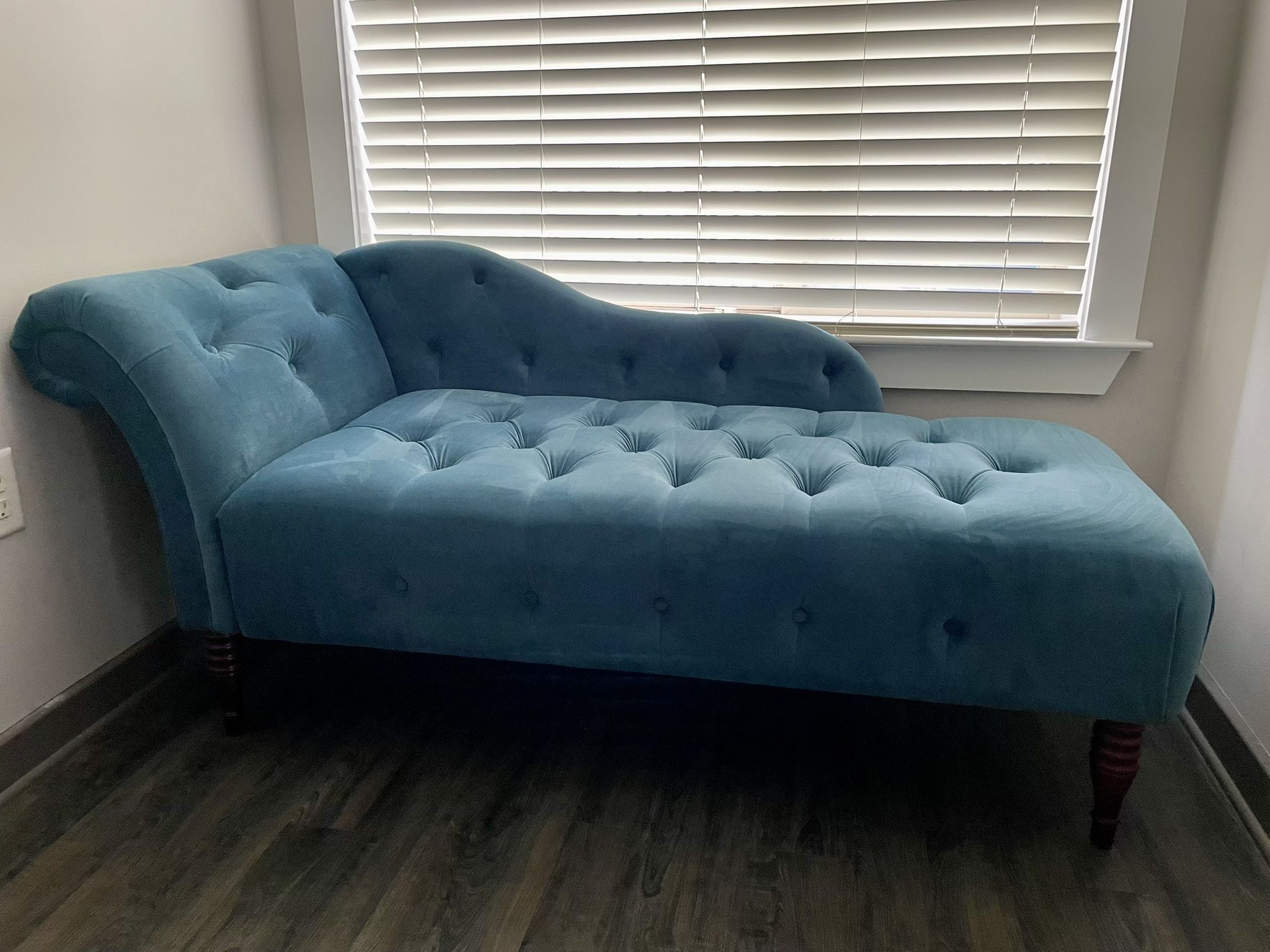 LIKE NEW Velvet Chaise Lounge