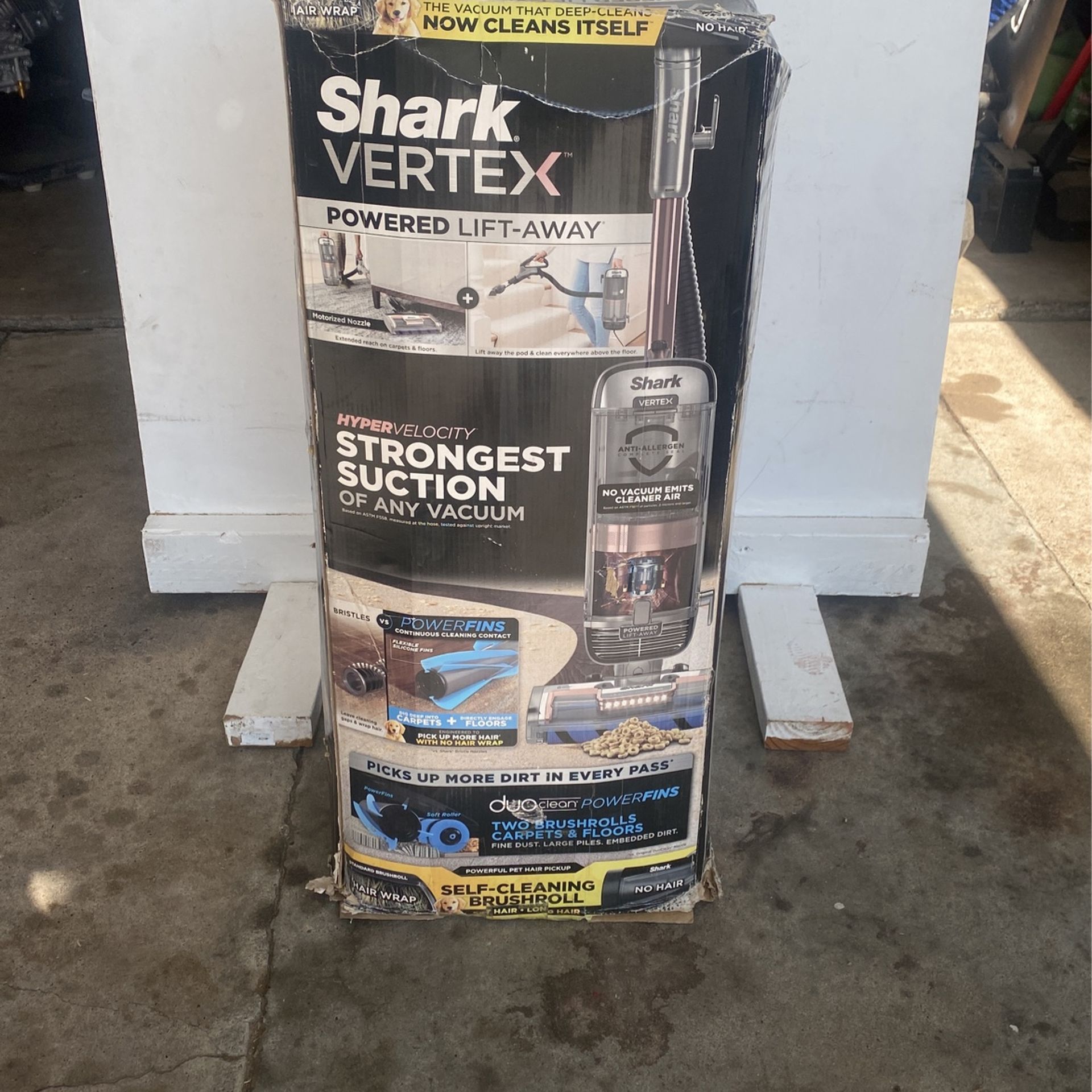 Shark Vertex Powered Lift Away