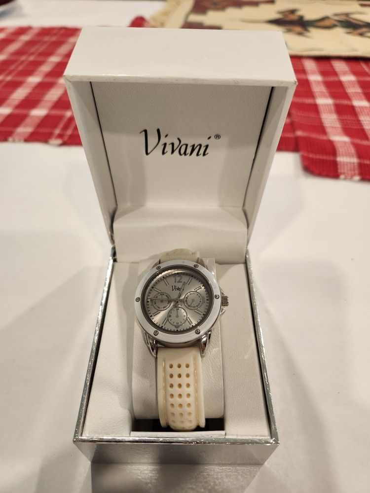 New Vivani wristwatch with box, beautiful design,