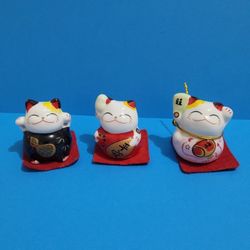 Japanese Lucky Cat Statue Maneki Neko Happiness, Good Luck, Porcelain Lot Of 3.