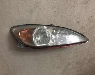 04 Toyota Camry Passenger Side Headlight OEM