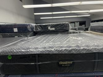 KING SIZE SIMMONS BEAUTYREST BLACK SERIES 1 (EXTRA-FIRM) MATTRESS & BOX SPRING BED SET