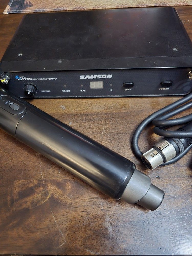 Samson CR88x Wireless Receiver for Concert 88x Series System And Microphone
