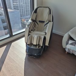 Massage Chair (Body Friend)
