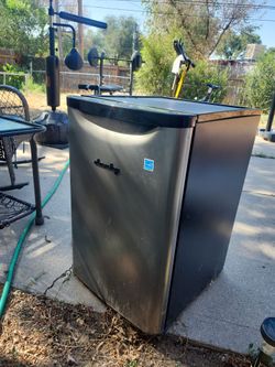 Mini fridge