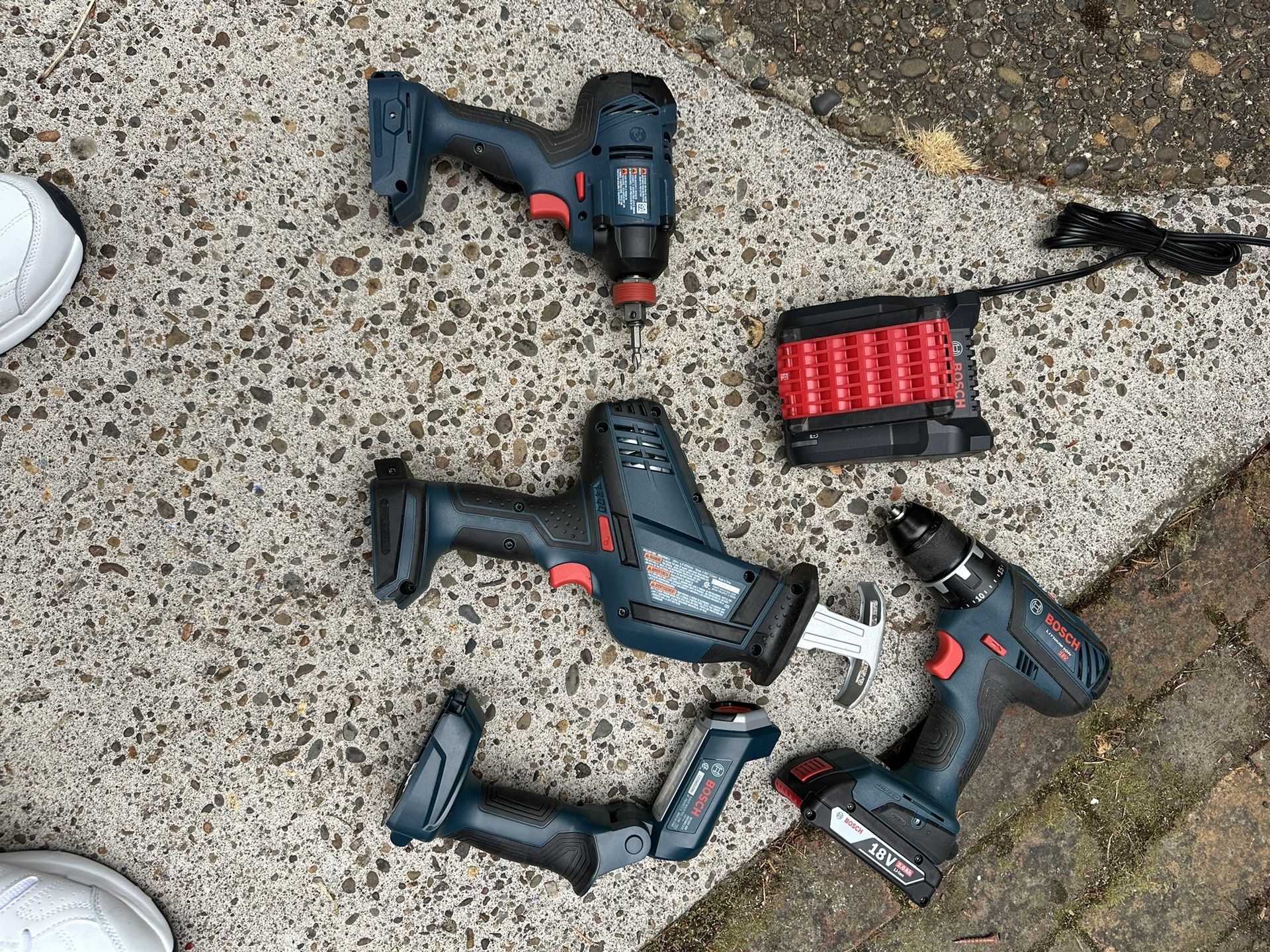 Bosch 4 Piece Tool Set