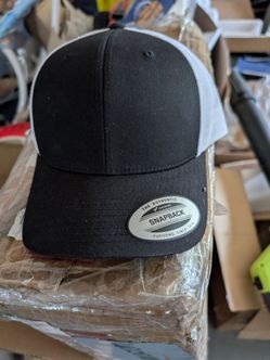 Caps