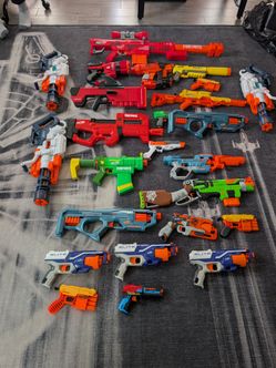 23 Nerf guns plus 15 Inflatable Bunkers