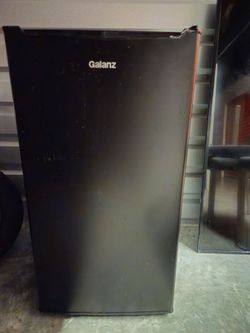Compact Refrigerator with the Freezer