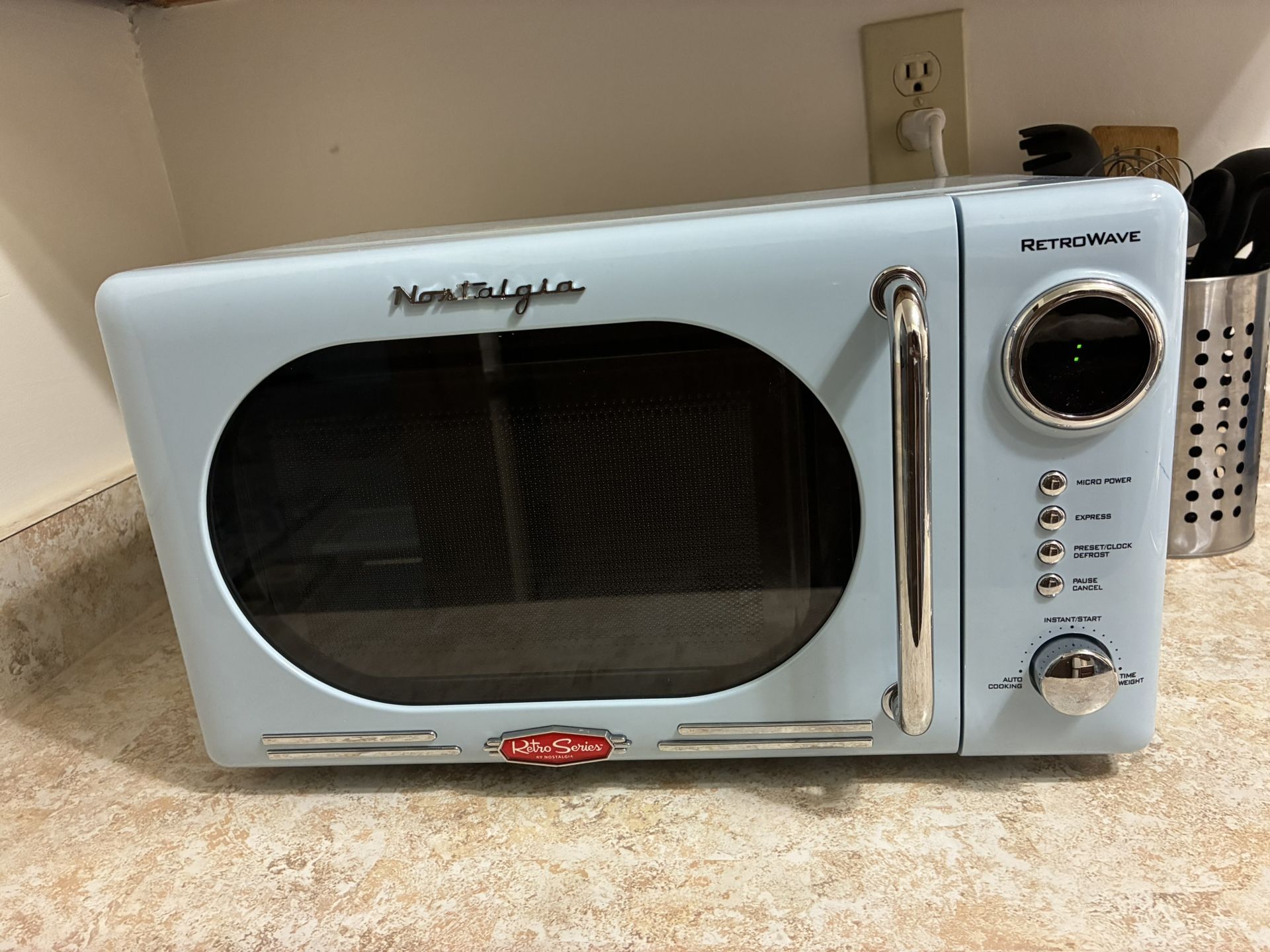 Like New Great Quality Retro Microwave