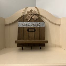 Farmhouse Style Wood Home Sign With Key Hooks 