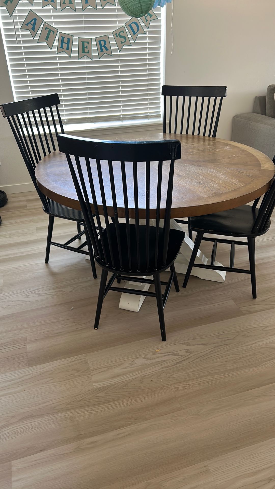Dining Table With 4 Chair