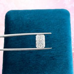 2.56 Carat Weight Lab Grown Radiant Diamond 