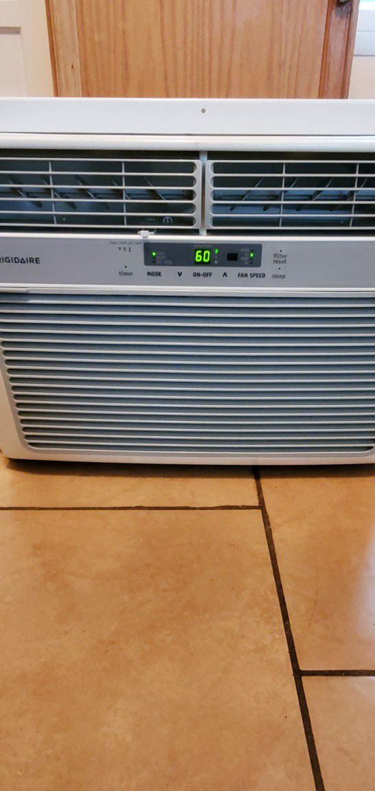 Air conditioner 10,000 Btu