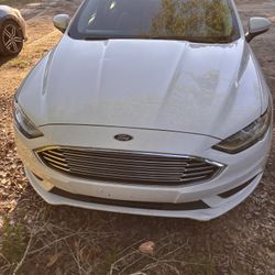 2018 Ford Fusion Hybrid Sedan