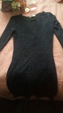 Super cute nicely fitting dress perfect for work or a day out