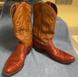 Justin Cowboy Boots style 8303 size 11EE
