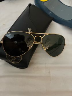 Rayban aviator, sunglasses, barely worn a couple times
