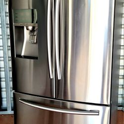 Dual Icemakers French Door Refrigerator XL 