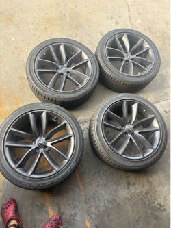 Set of srt Chrysler 300 rims