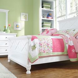 NEW Ashley Full Bed Dresser & Mirror NICE