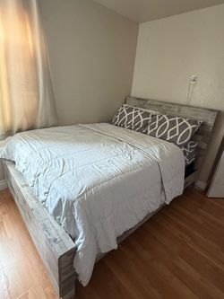 Queen Bed Frame/Matress