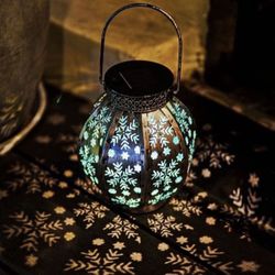 Solar Lanterns Outdoor Waterproof, Hanging Solar Lantern Lights for Garden Patio Yard Table Decorative Retro Snowflake Solar Powered Lanterns with Han