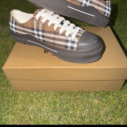 Burberry Shoes 