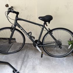 Trek Bike And Pet Trailer