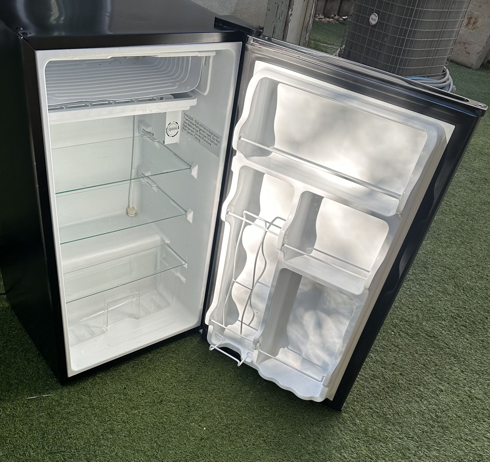 Midea Min fridge