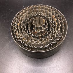 7 French Pastry Cutters (Cab O)