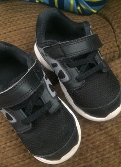 Size 7c nikes. Good condition $13