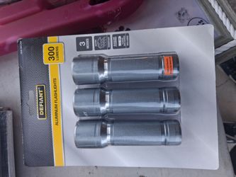 Defiant 300 Lumen Aluminum Flashlights 3-Pack