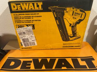 DEWALT XR 15 GA ANGLED FINISH NAILER KIT